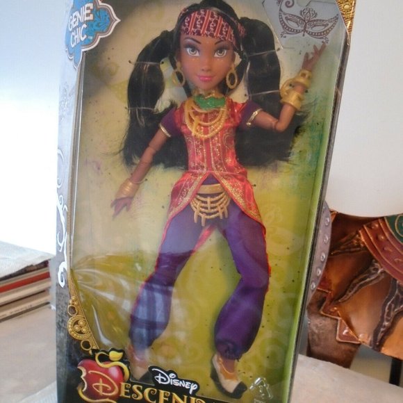 DISNEY DESCENDANTS, GENIE CHIC, FREDDIE, ISLE OF THE LOST, DOLL, BRAND NEW! - Picture 1 of 3